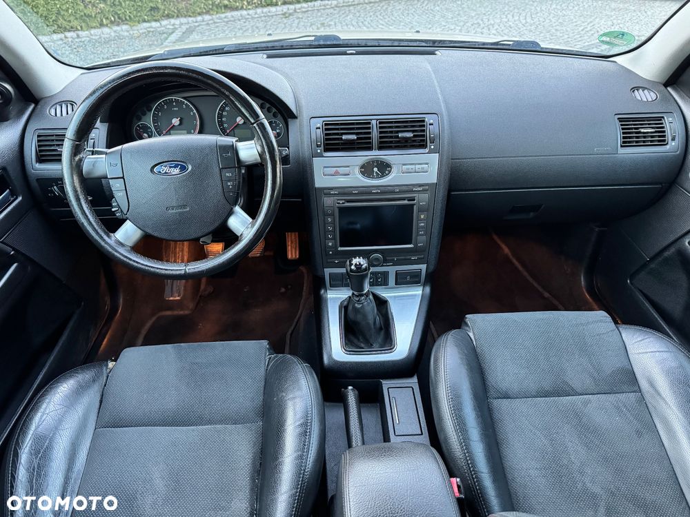 Ford Mondeo - 22