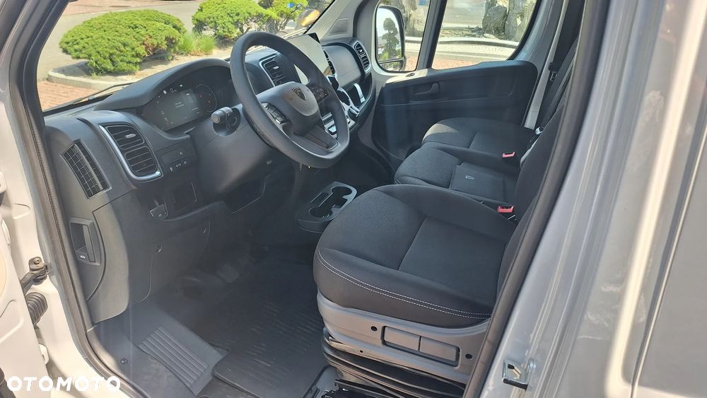 Peugeot Boxer Furgon L4H3 3.5T Heavy Diesel 2.2 180 KM Automat - 23
