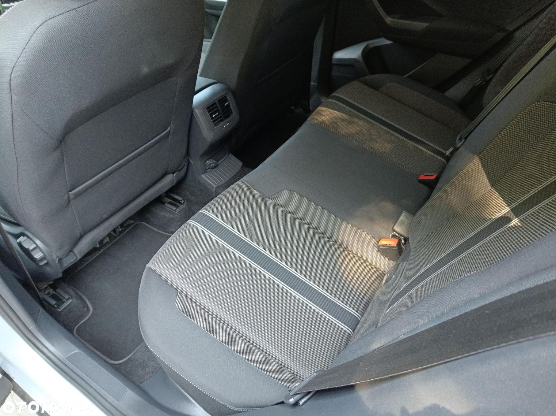 Volkswagen T-Roc 1.0 TSI Premium - 19