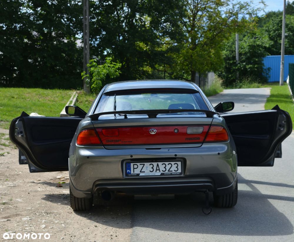 Mazda 323F 1995 photo 4