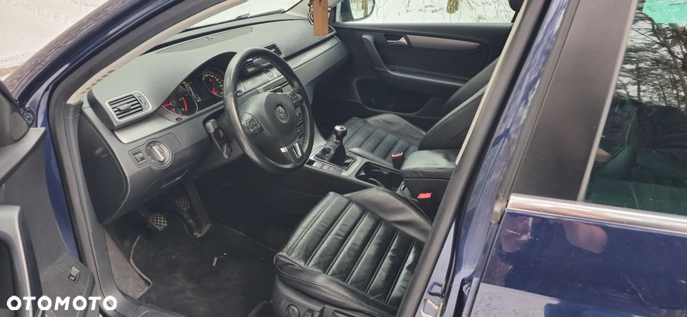 Volkswagen Passat 2.0 TDI BlueMotion Technology Highline - 9