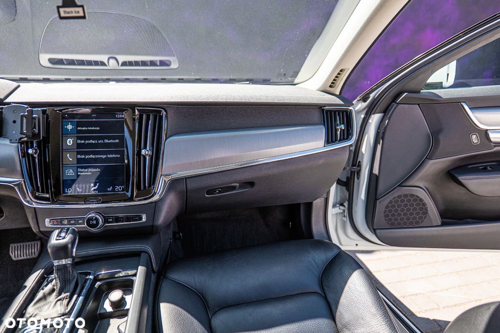 Volvo V90 D4 Momentum - 19