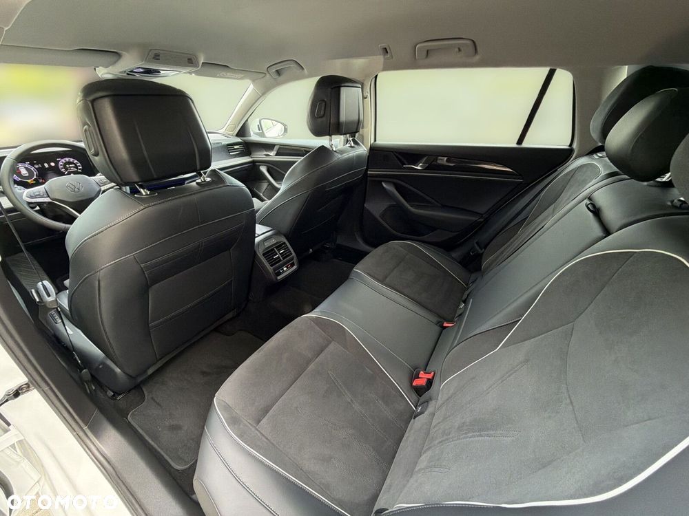 Volkswagen Passat - 35