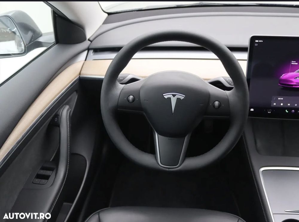 Tesla Model 3 RWD - 19