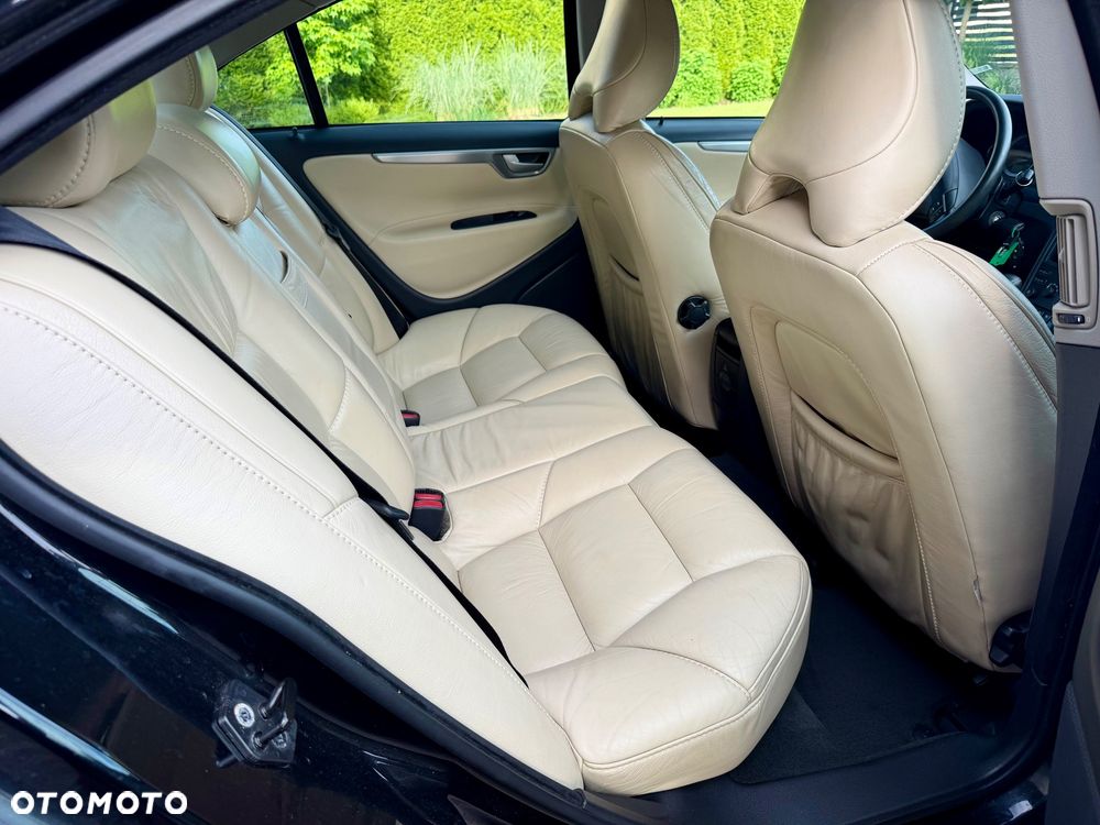 Volvo S60 2.4 Summum - 24