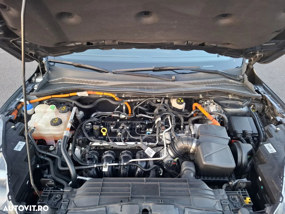 Ford Kuga - 10