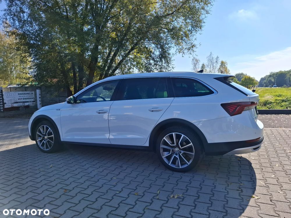 Skoda Octavia 2.0 TDI DSG 4x4 Scout - 33