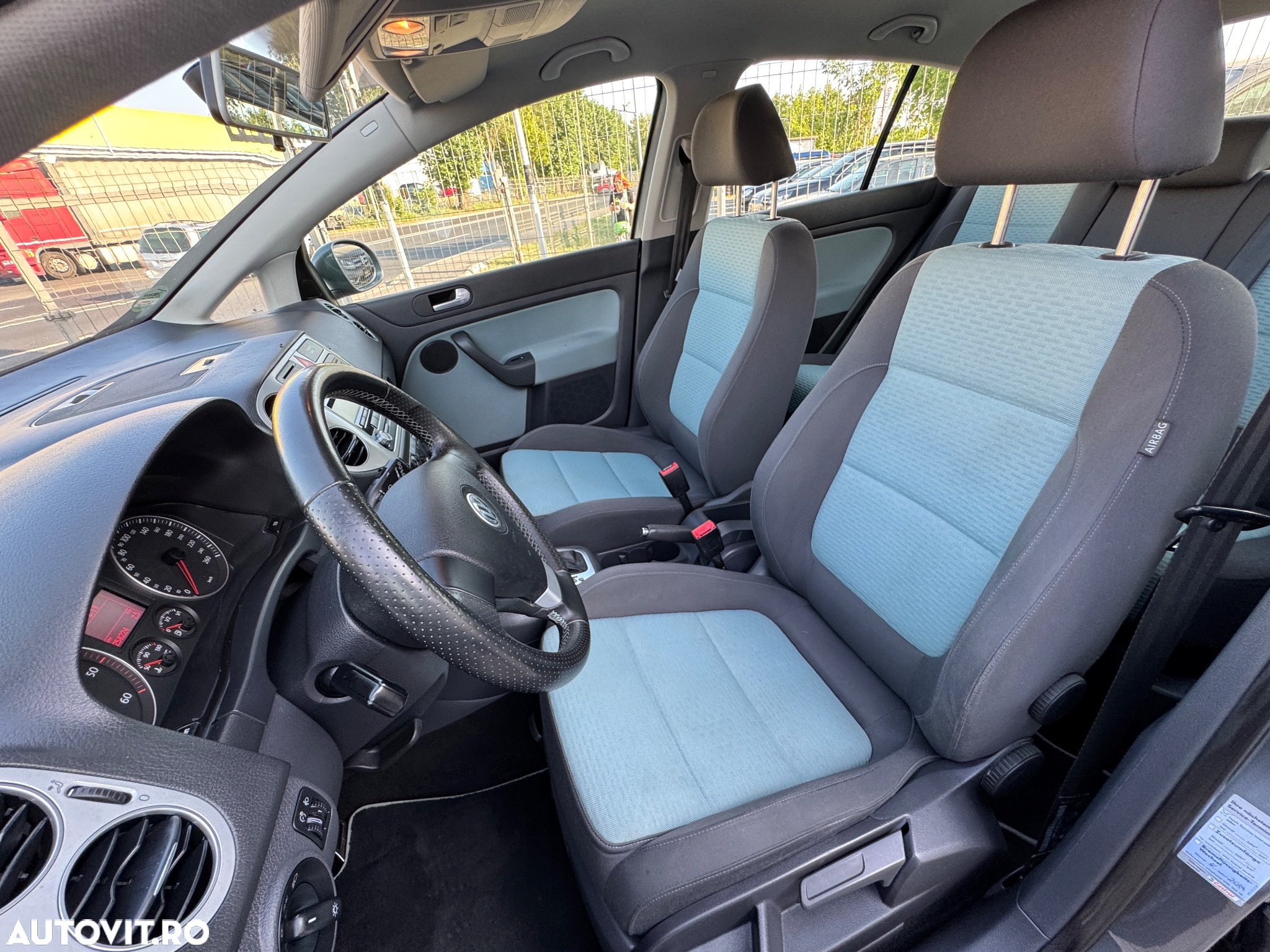 Volkswagen Golf Plus 1.9 TDI DPF DSG CrossGolf - 19