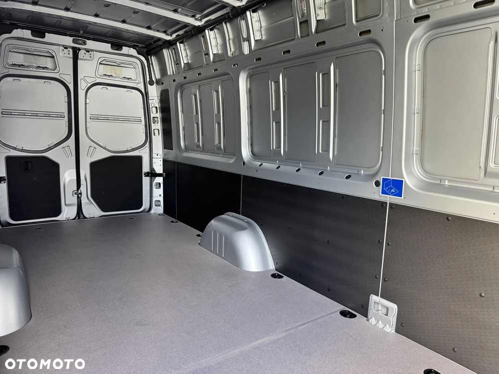 Mercedes-Benz Sprinter - 9