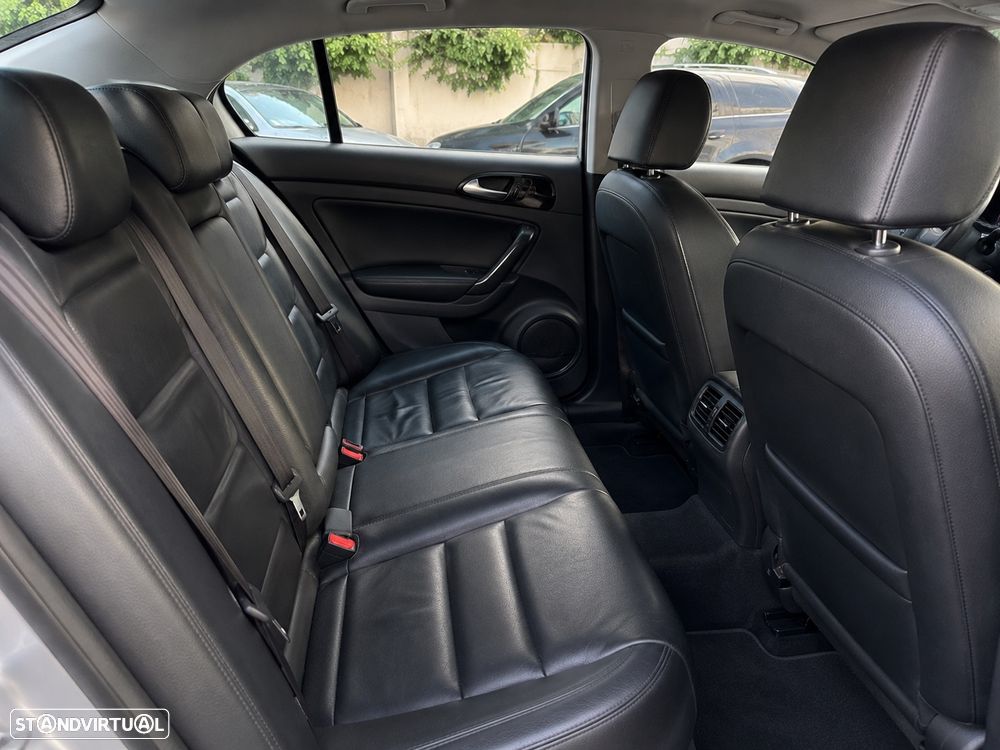 SEAT Leon 1.6 TDI ECOMOTIVE Copa Plus - 3