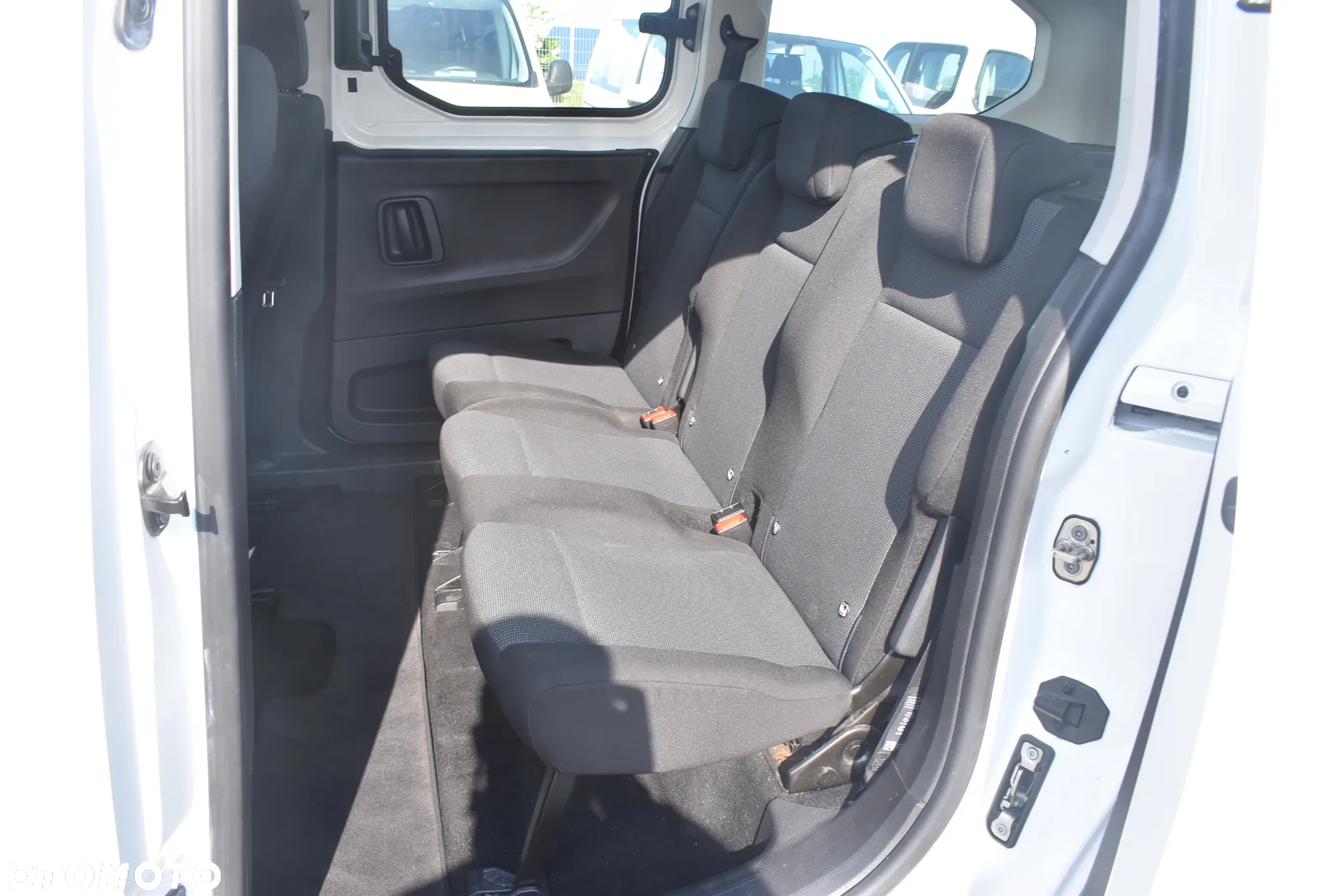 Toyota Proace City Verso Long 1.5 D-4D Business - 12