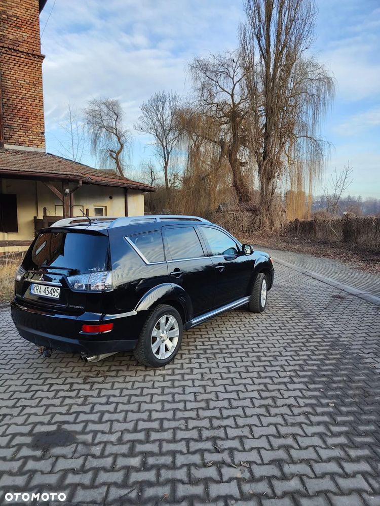 Mitsubishi Outlander 2.0 DID Instyle - 4