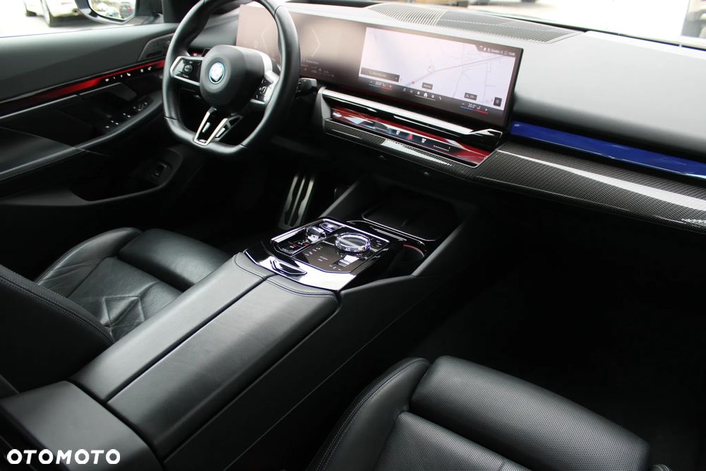 BMW Seria 5 550e xDrive PHEV M Sport - 19