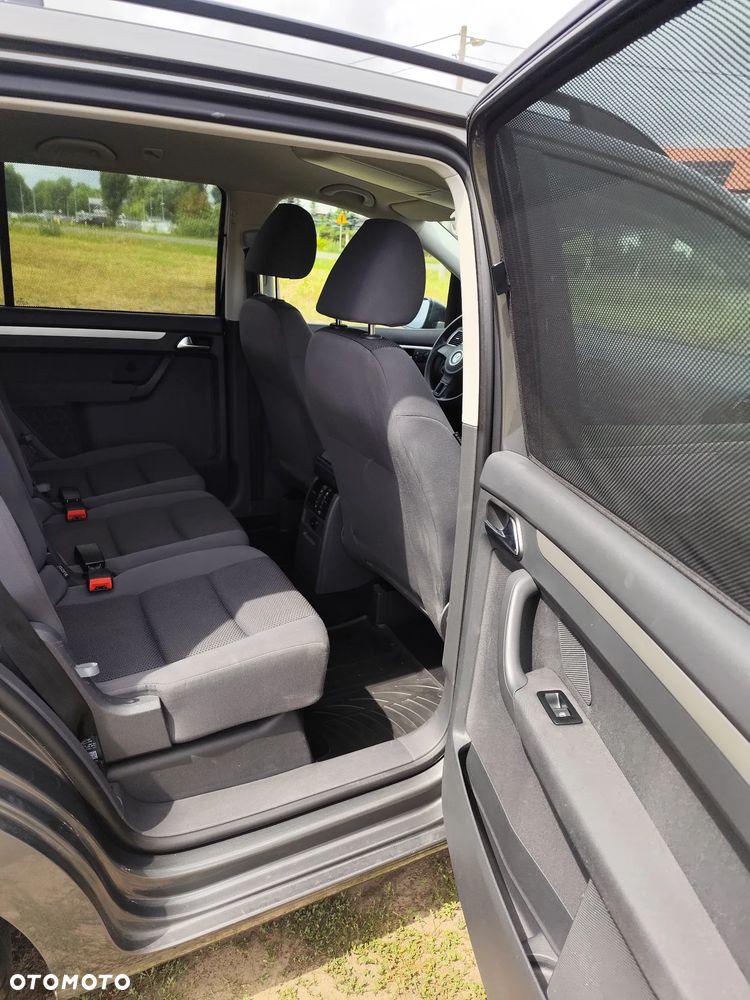 Volkswagen Touran 1.6 TDI DPF BlueMotion Technology Comfortline - 19
