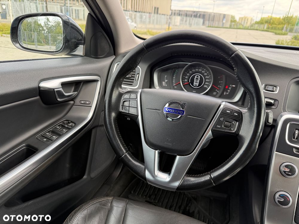 Volvo V60 Cross Country - 15