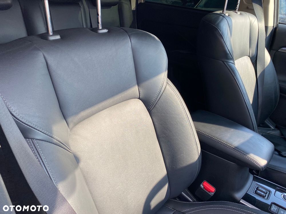 Mitsubishi Outlander - 27