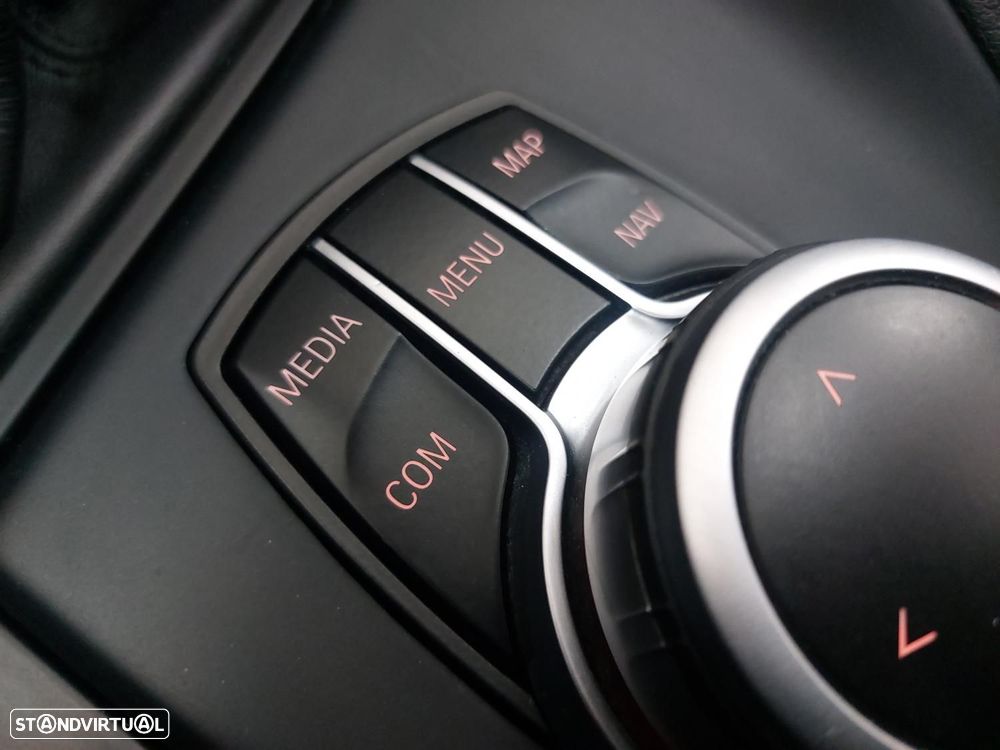 BMW X1 18 i sDrive Advantage - 39