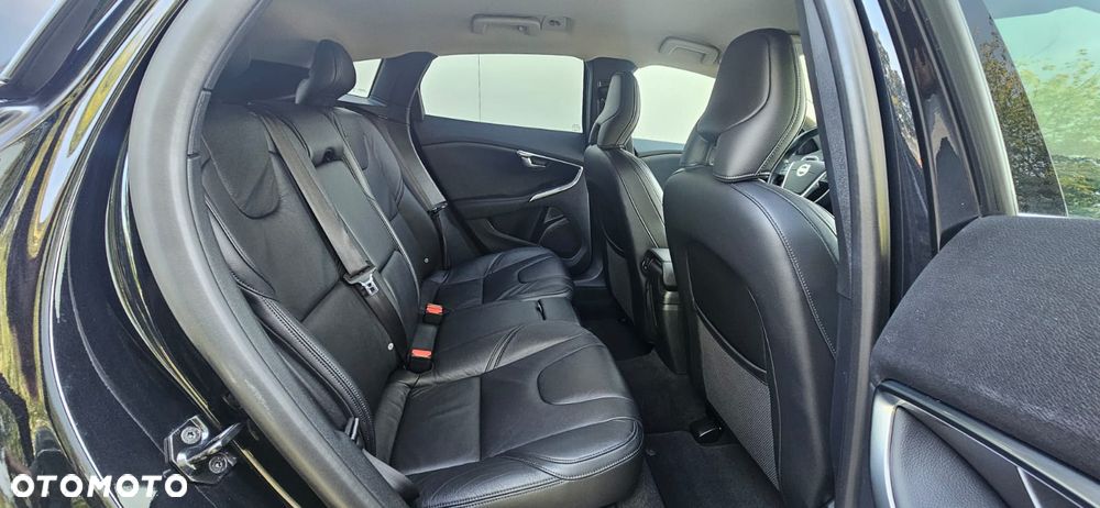 Volvo V40 D2 Summum - 19