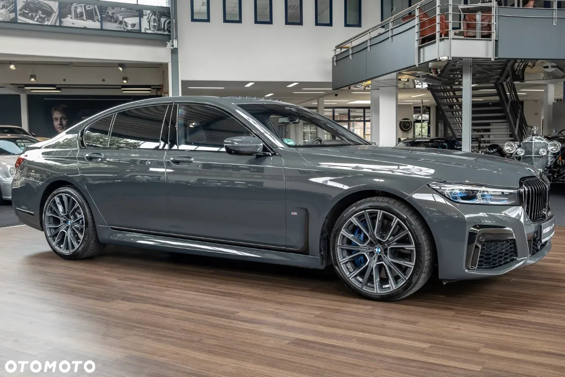BMW Seria 7 750i xDrive sport - 12