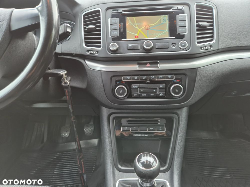 Volkswagen Sharan 2.0 TDI DPF BlueMotion Comfortline - 34