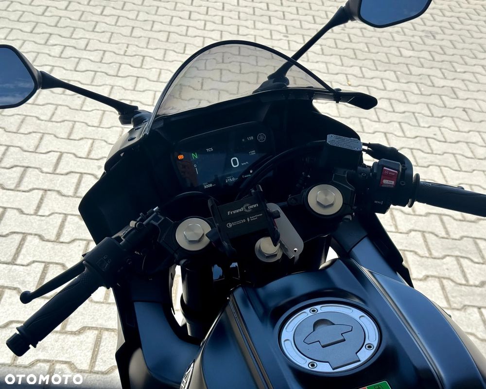 Yamaha YZF - 4