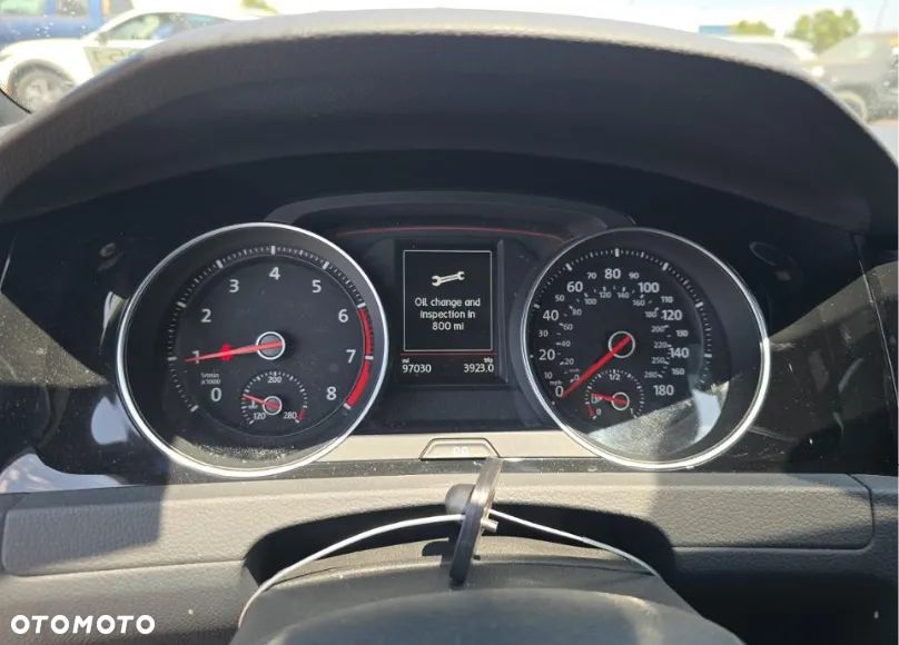 Volkswagen Golf - 9