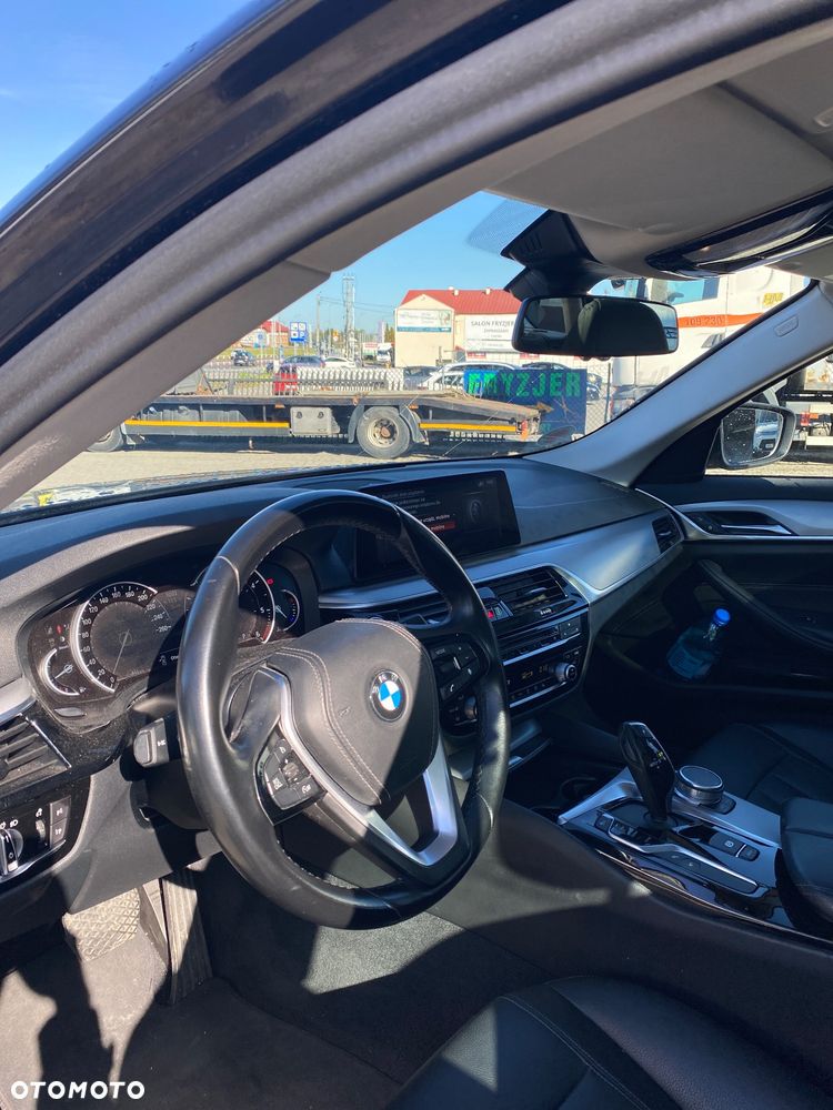 BMW Seria 5 530d Touring - 23