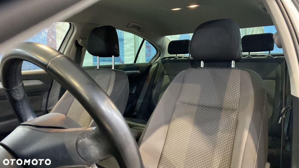 Volkswagen Passat 2.0 TDI EVO Essence - 17