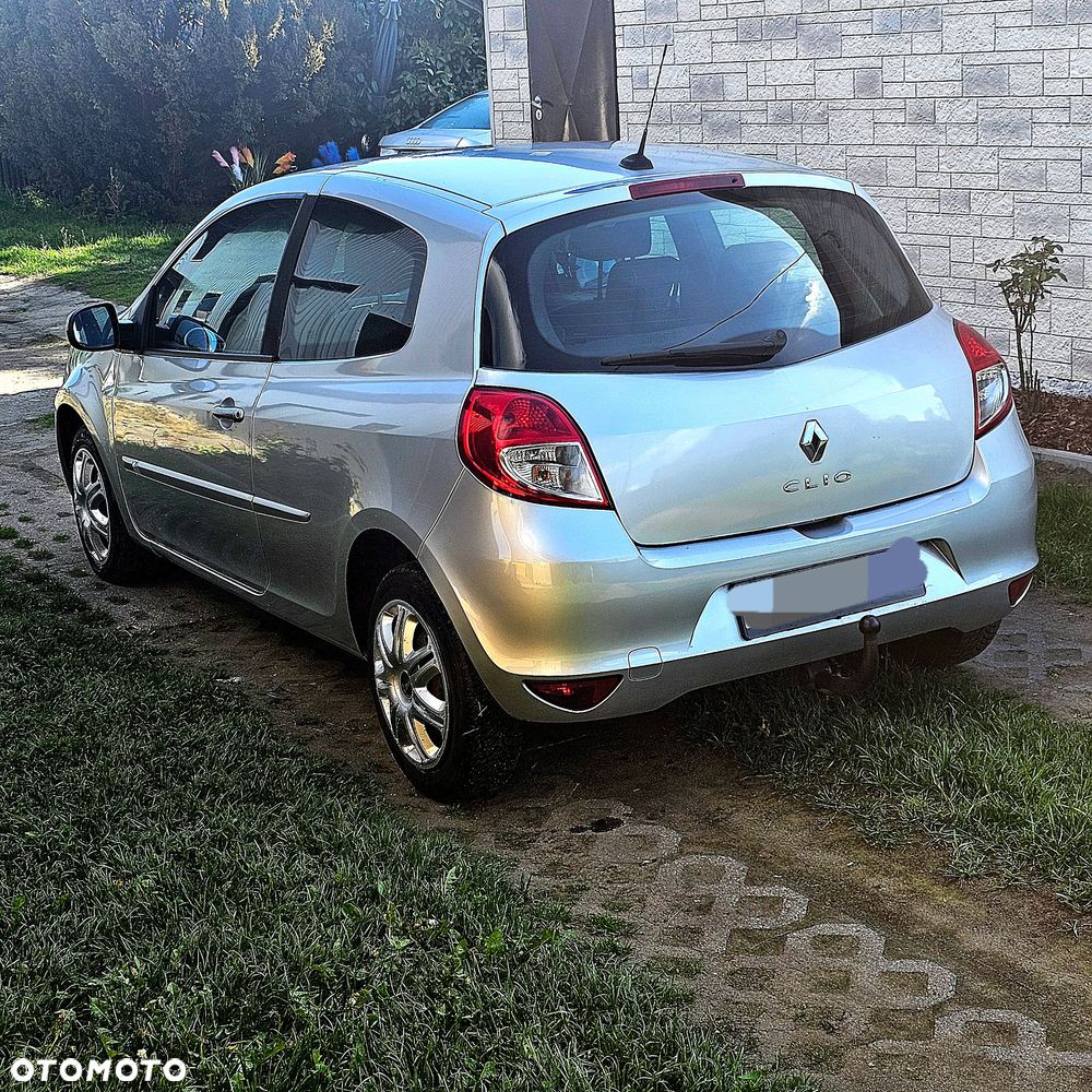 Renault Clio 1.2 16V 75 TomTom Edition - 4