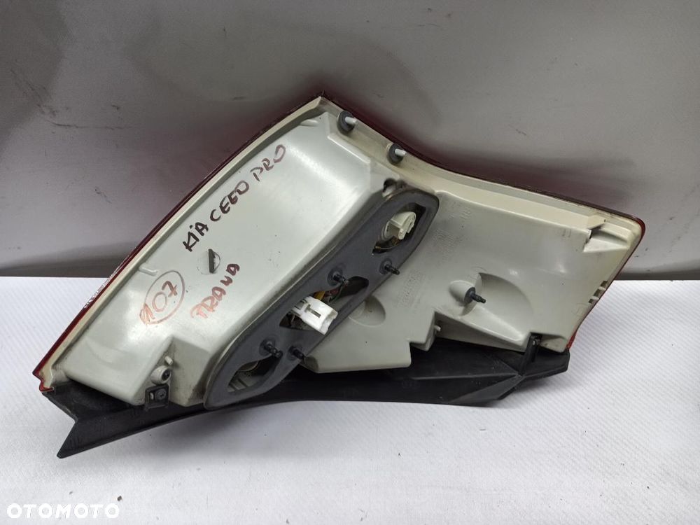 LAMPA TYŁ TYLNA PRAWA KIA CEED PRO 00973502 - 8