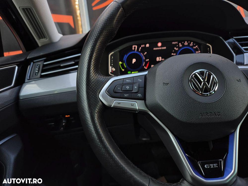 Volkswagen Passat - 16