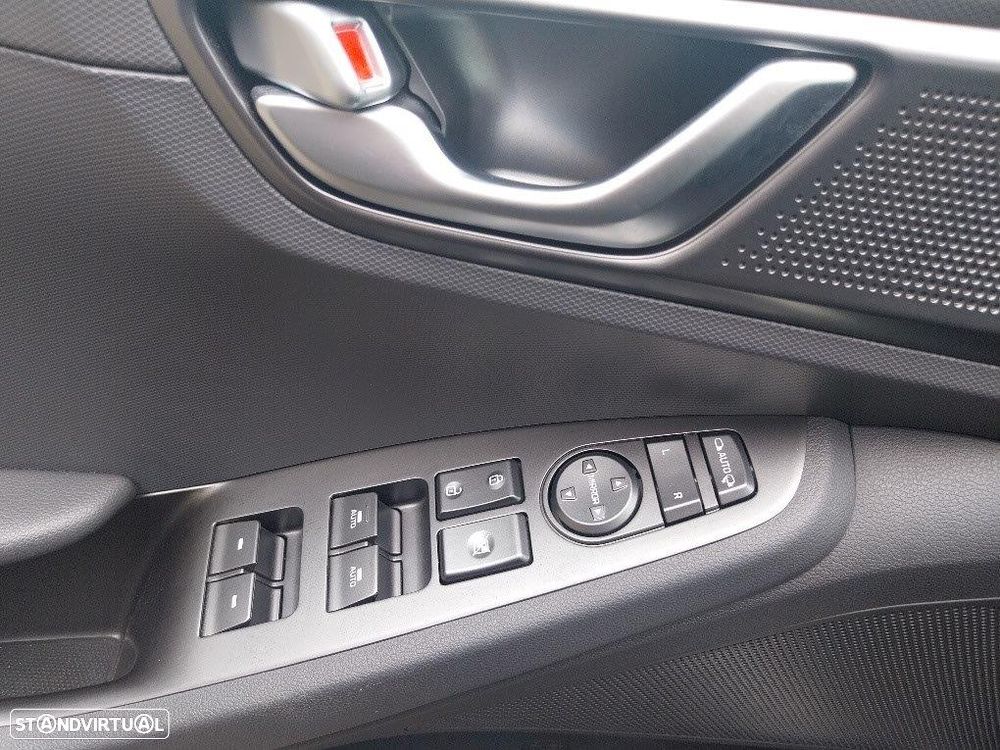 Hyundai Ioniq 1.6 GDI PHEV - 11