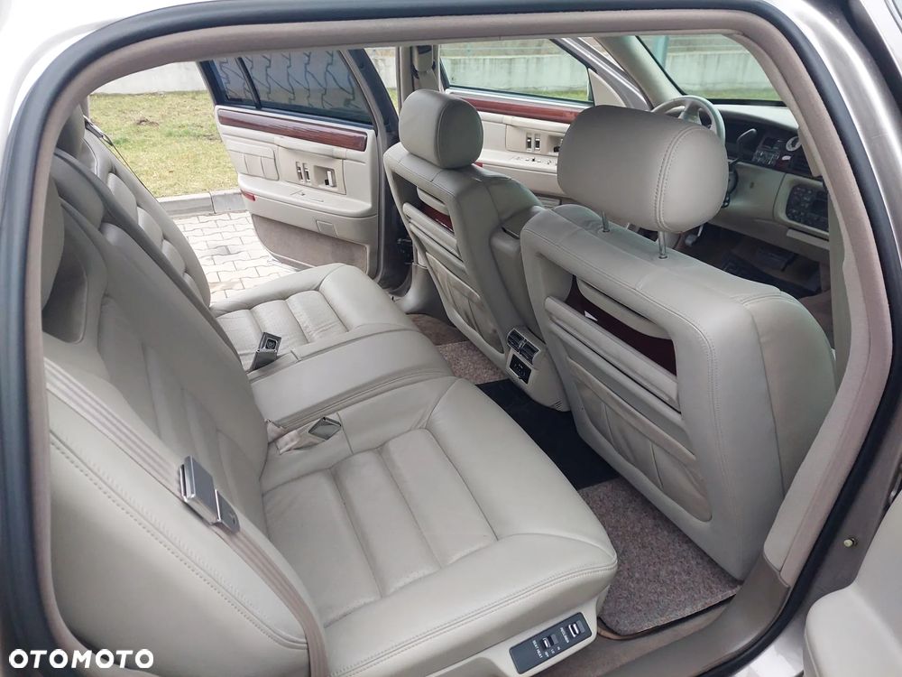 Cadillac Deville 4.6 DTS - 17