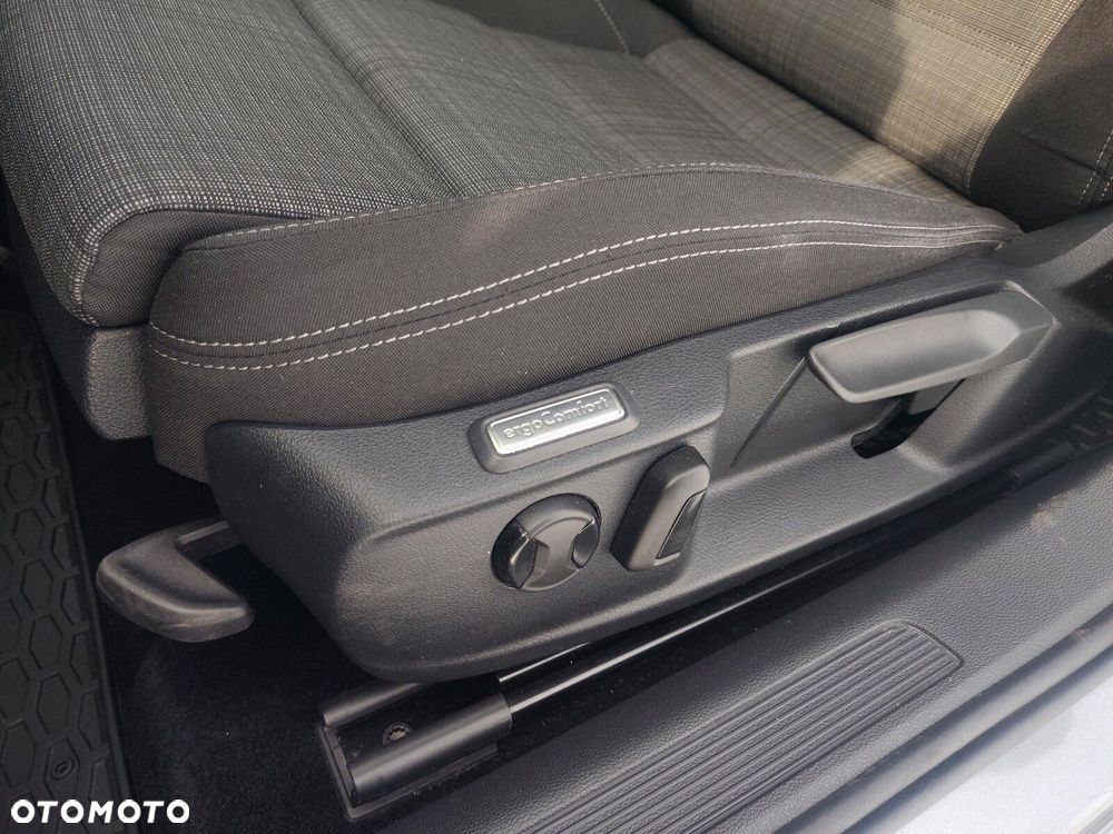 Volkswagen Passat Variant 1.5 TSI EVO Business DSG - 16