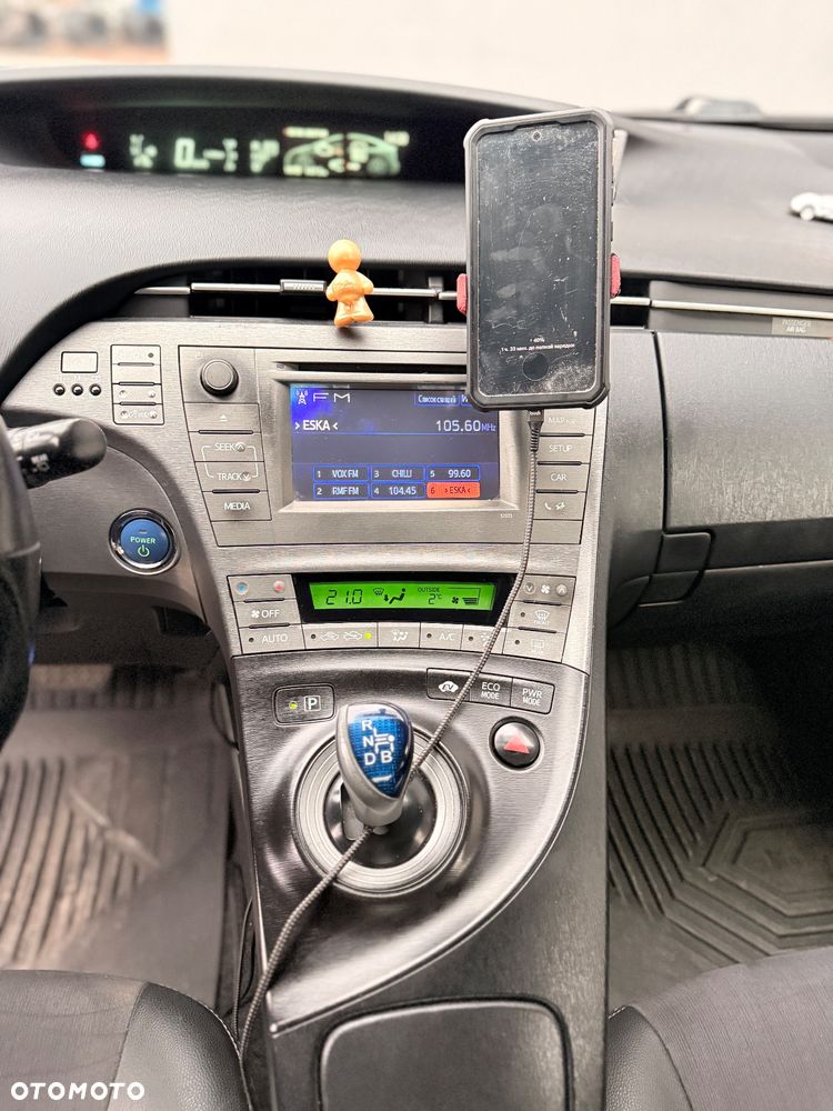 Toyota Prius (Hybrid) Comfort - 10