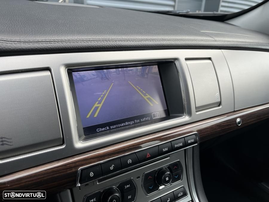 Jaguar XF Sportbrake 2.2 D Premium Luxury - 10