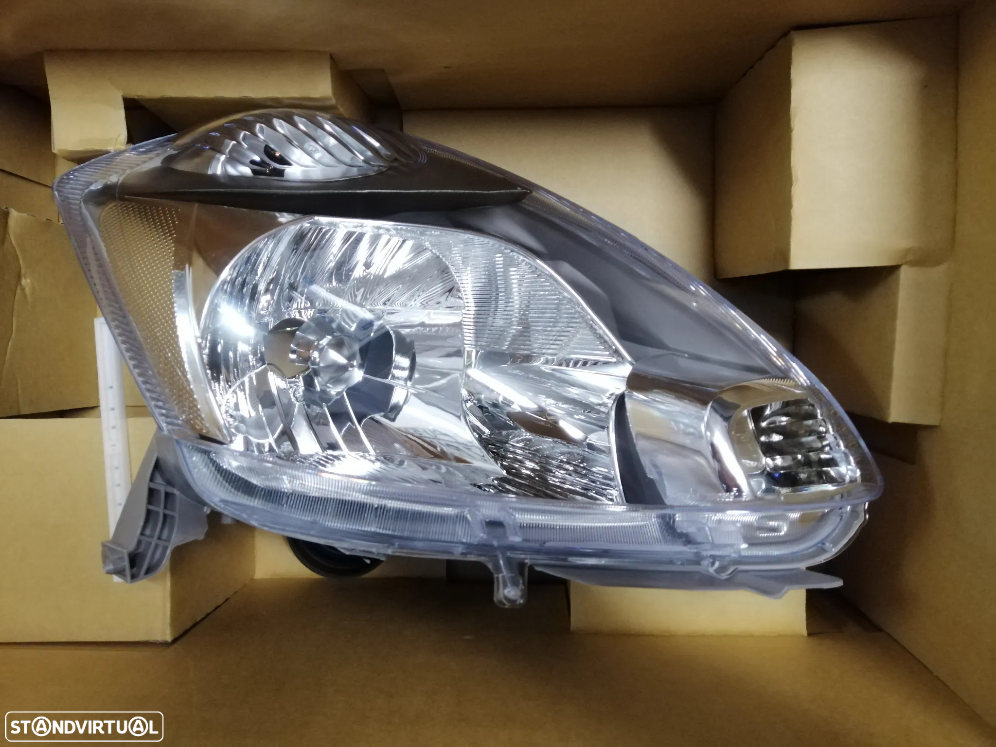 Farol / Faróis da frente Daihatsu Sirion 2005 a 2010 - 2