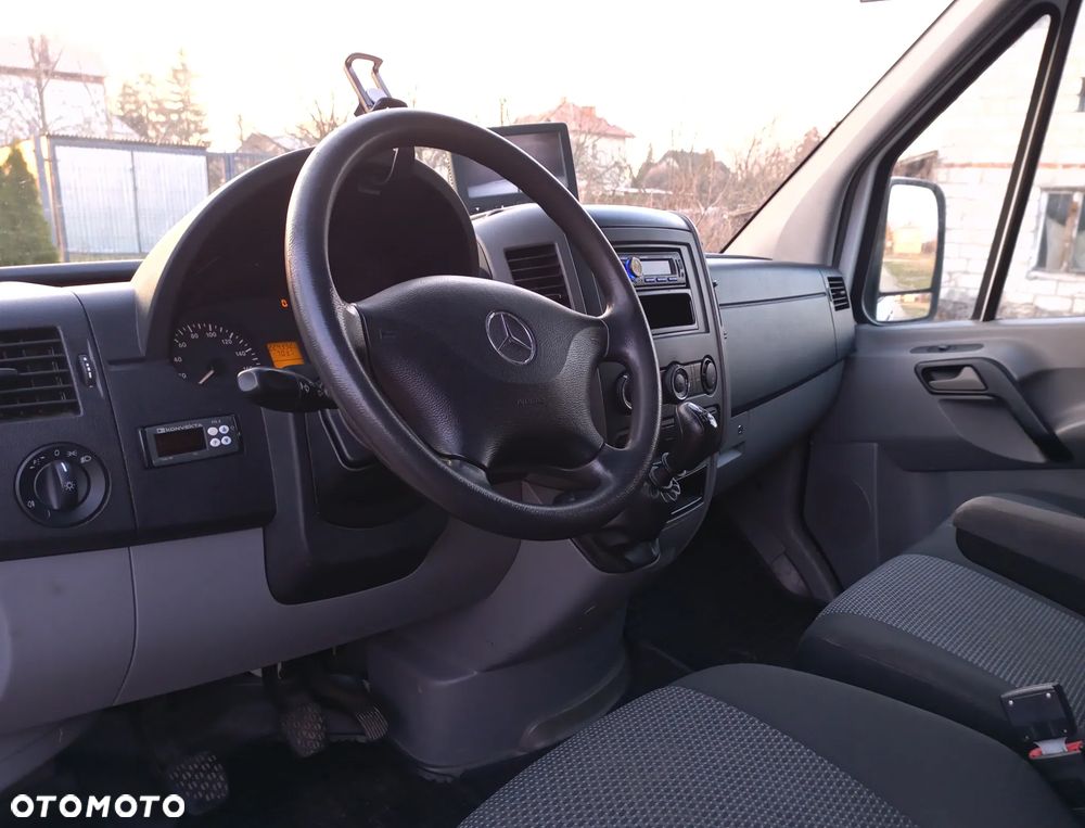 Mercedes-Benz SPRINTER - 8
