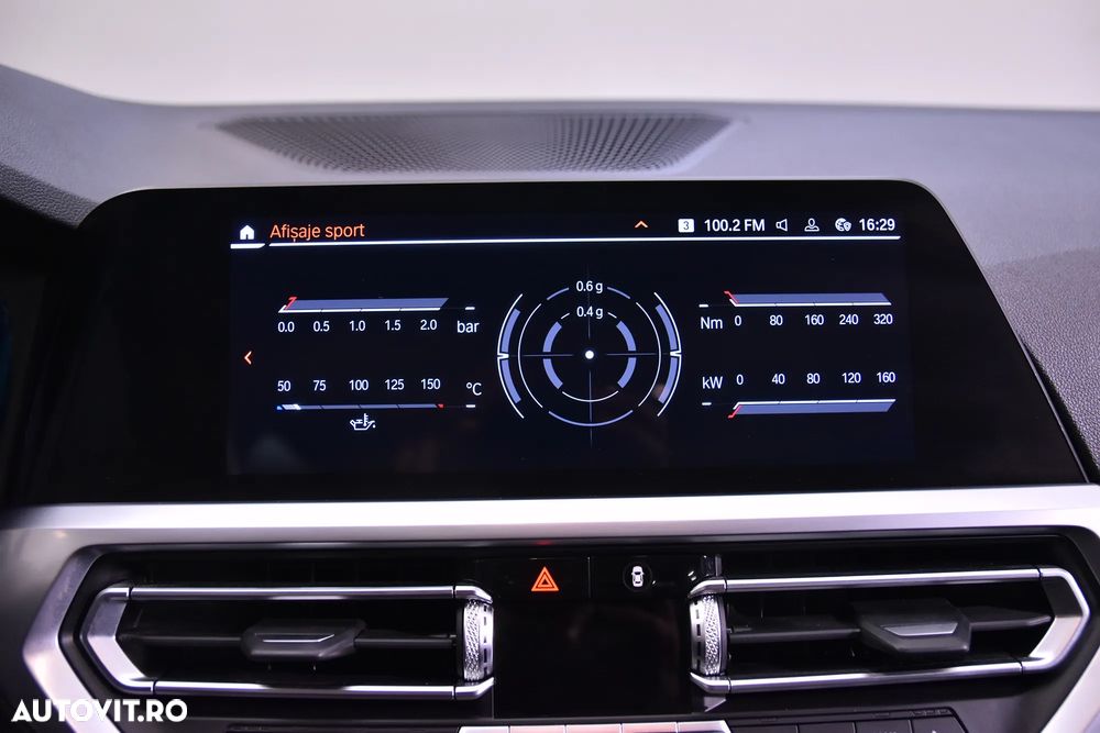 BMW Seria 3 320i Touring Aut. - 22