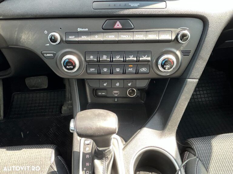 Kia Sportage 1.6 DSL MHEV 7DCT HP 4x2 Style - 9