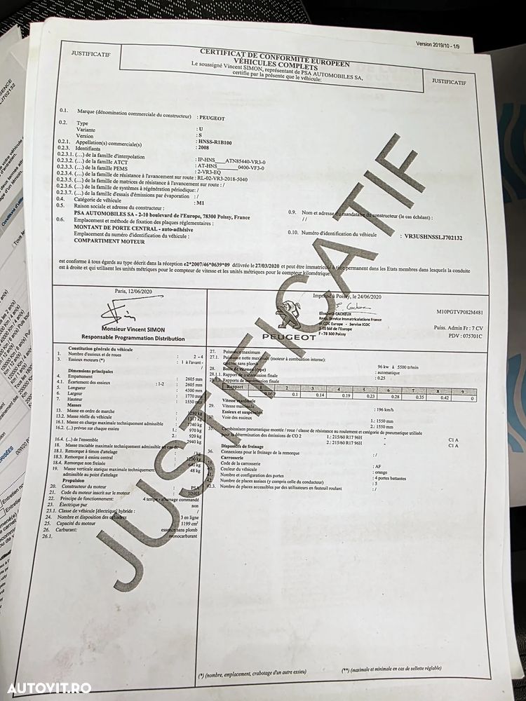 Peugeot 2008 PureTech 130 EAT8 GT - 26