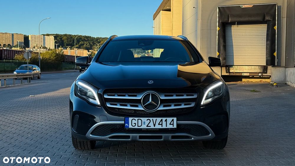 Mercedes-Benz GLA 200 7G-DCT - 3