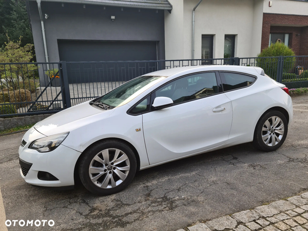 Opel Astra IV GTC 1.4 T Enjoy