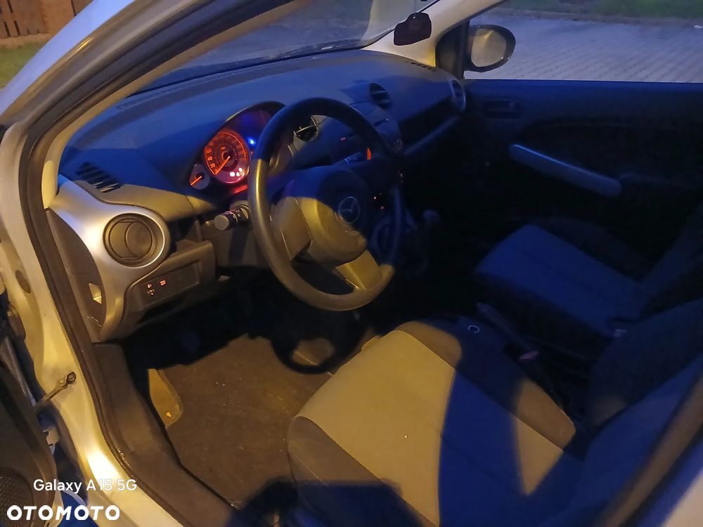 Mazda 2 - 13