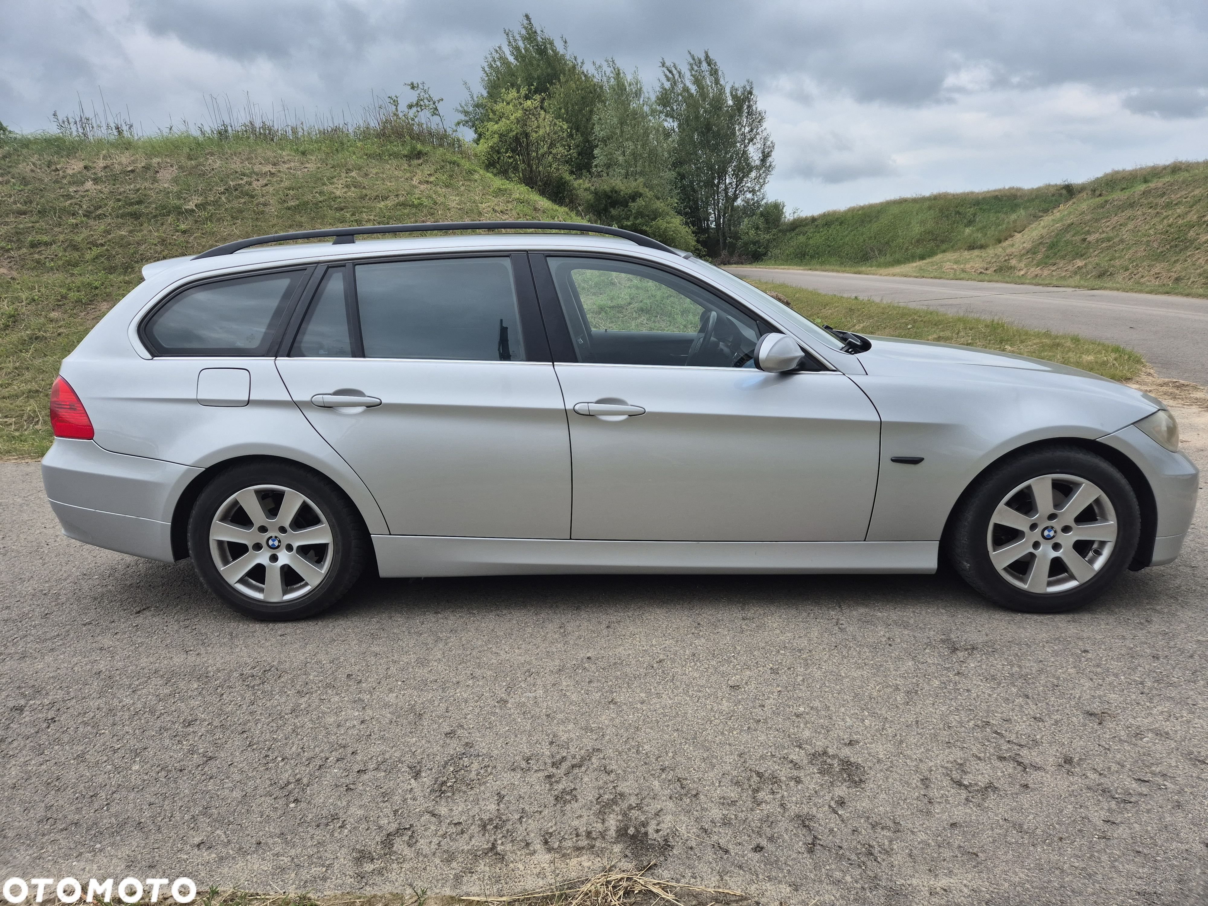 BMW Seria 3 325i Touring - 4