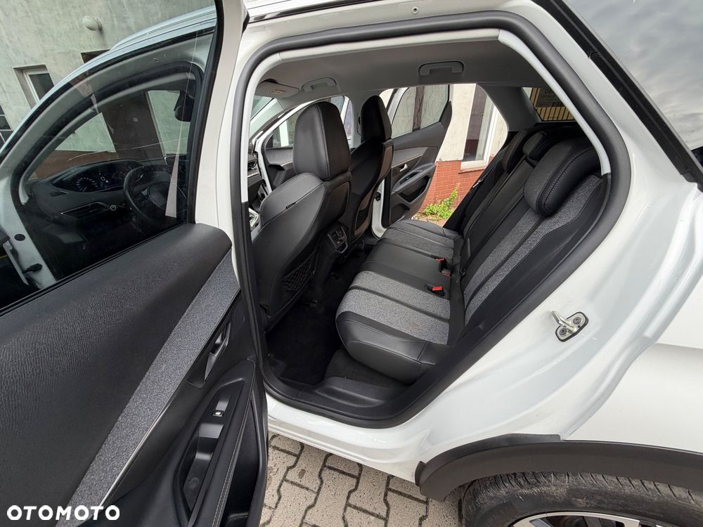 Peugeot 3008 PureTech 130 Stop & Start GPF EAT8 Allure - 12