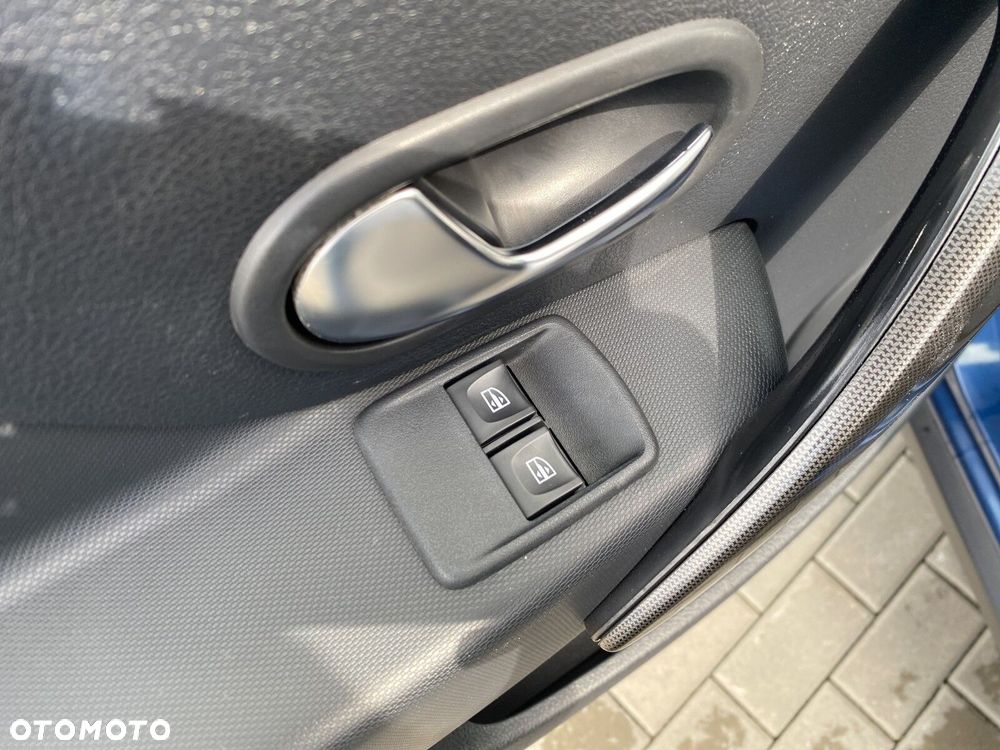 Dacia Sandero - 10