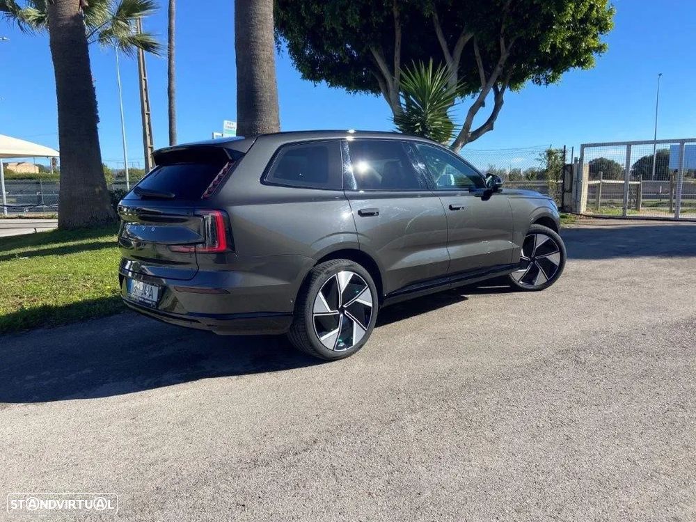 Volvo EX90 111 kWh Twin Motor Ultra - 32