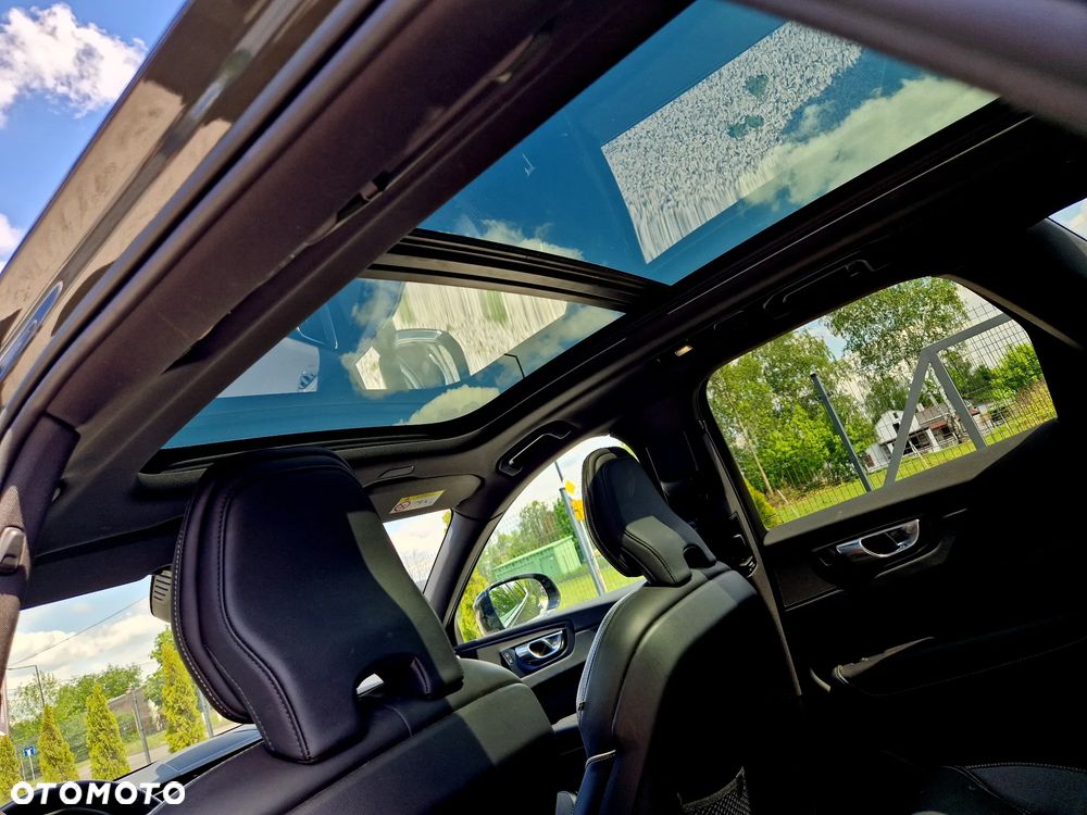Volvo XC 60 T6 Plug-In Hybrid AWD Plus Dark - 27