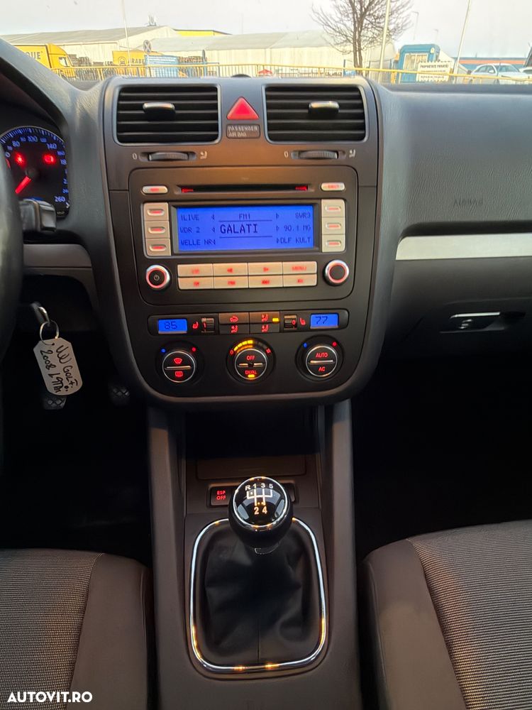 Volkswagen Golf 1.9 TDI DPF Tour - 12